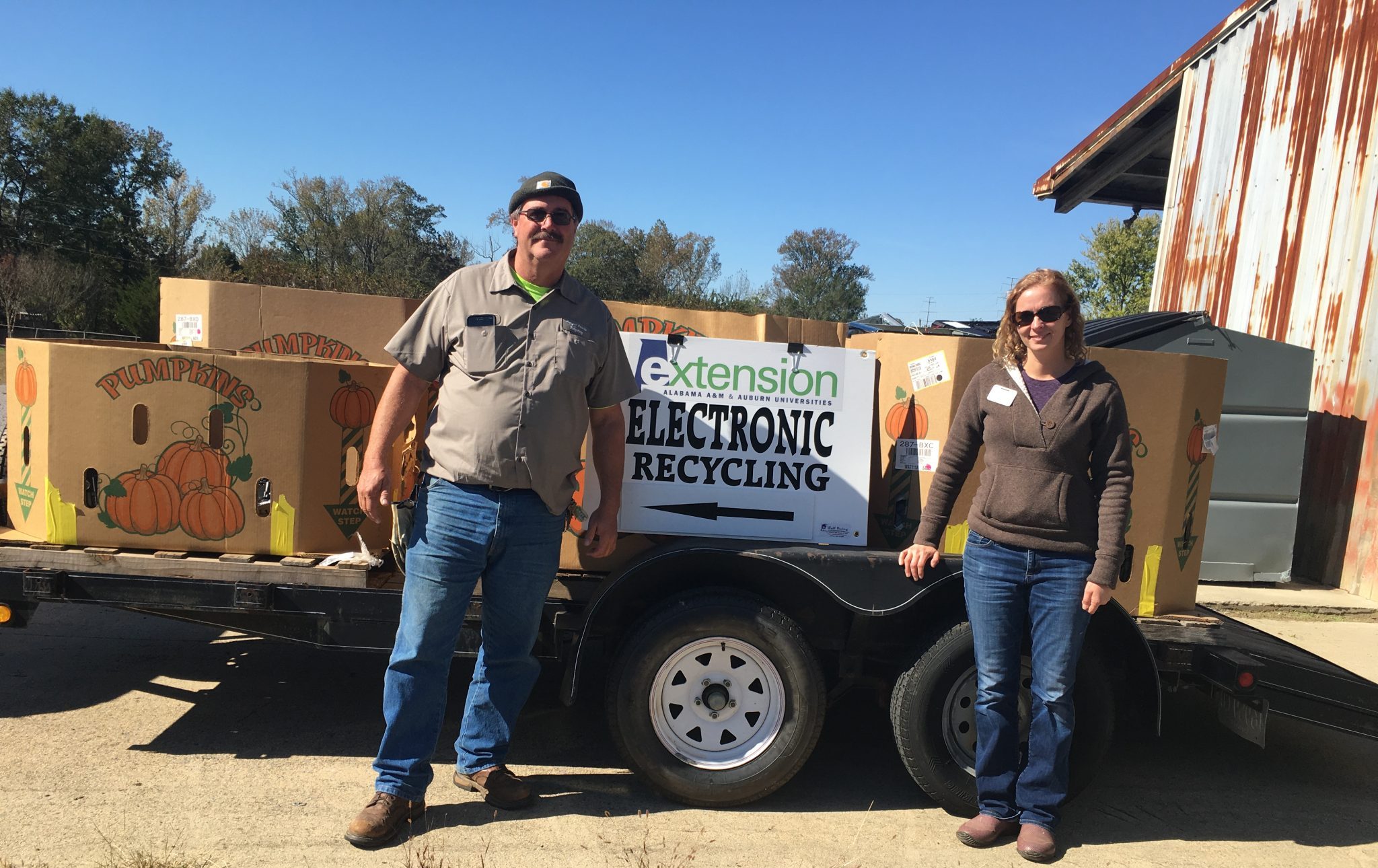 Allyson Shabel and Jim Richason at an E-waste drive.