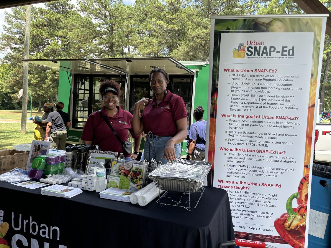 Della Taylor and Shanetria Orr - Park-it Market