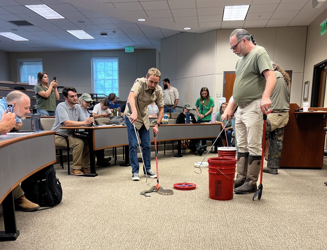 Venomous snake training classes