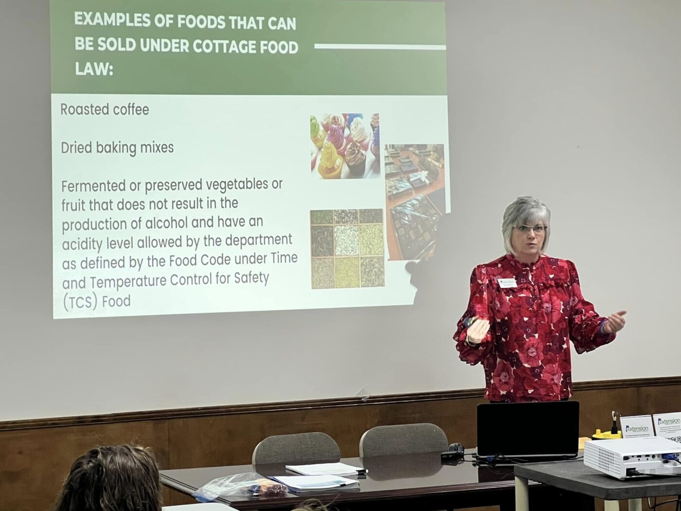 Figure 2. Alice Moore leads a Cottage Food Law class, helpingfood entrepreneurs understand the regulations for selling homemade goods.